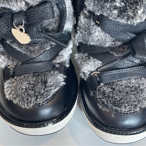 Stuart Weitzman Kids  Ariana Snow Boot - Picture 3 of 11